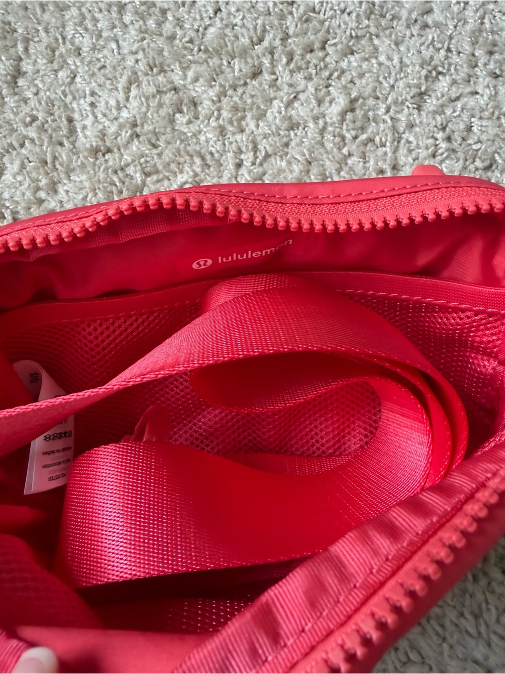 lululemon Everywhere Belt Bag - Glazed Pink - Picture 3 of 4